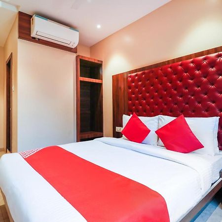 Oyo 70475 Hotel Sea Breeze มุมไบ ภายนอก รูปภาพ