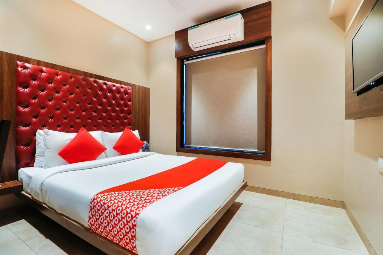 Oyo 70475 Hotel Sea Breeze มุมไบ ภายนอก รูปภาพ