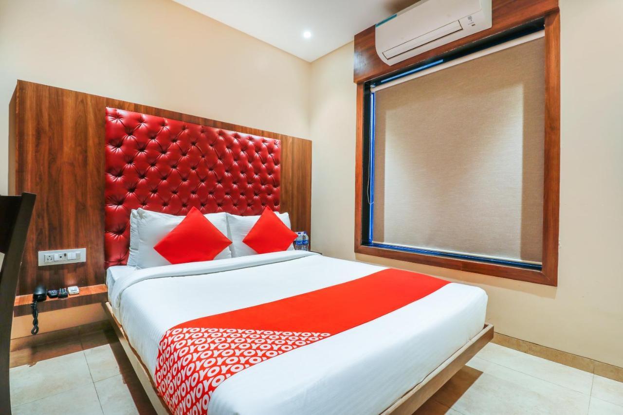Oyo 70475 Hotel Sea Breeze มุมไบ ภายนอก รูปภาพ