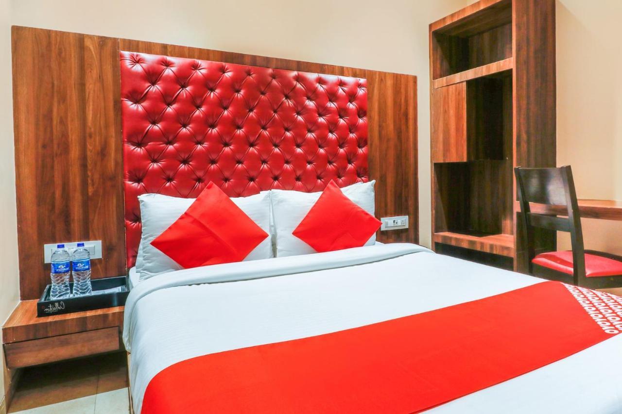 Oyo 70475 Hotel Sea Breeze มุมไบ ภายนอก รูปภาพ