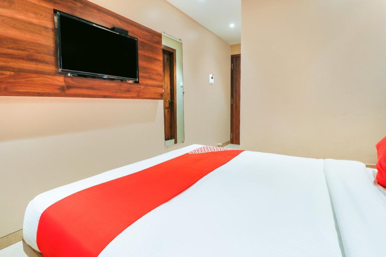 Oyo 70475 Hotel Sea Breeze มุมไบ ภายนอก รูปภาพ