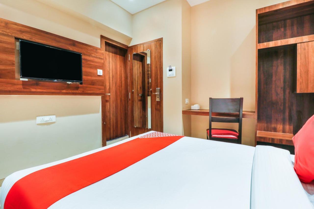 Oyo 70475 Hotel Sea Breeze มุมไบ ภายนอก รูปภาพ