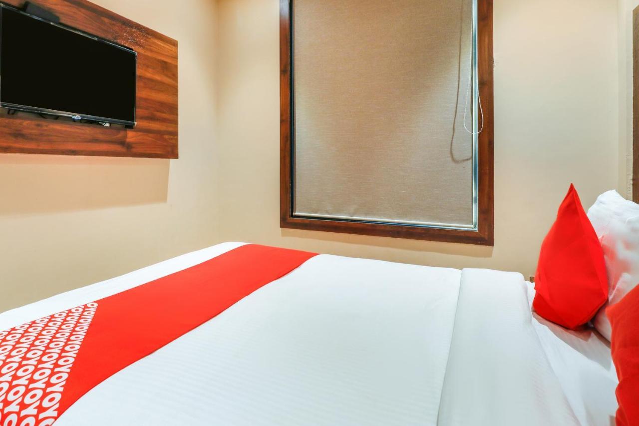 Oyo 70475 Hotel Sea Breeze มุมไบ ภายนอก รูปภาพ