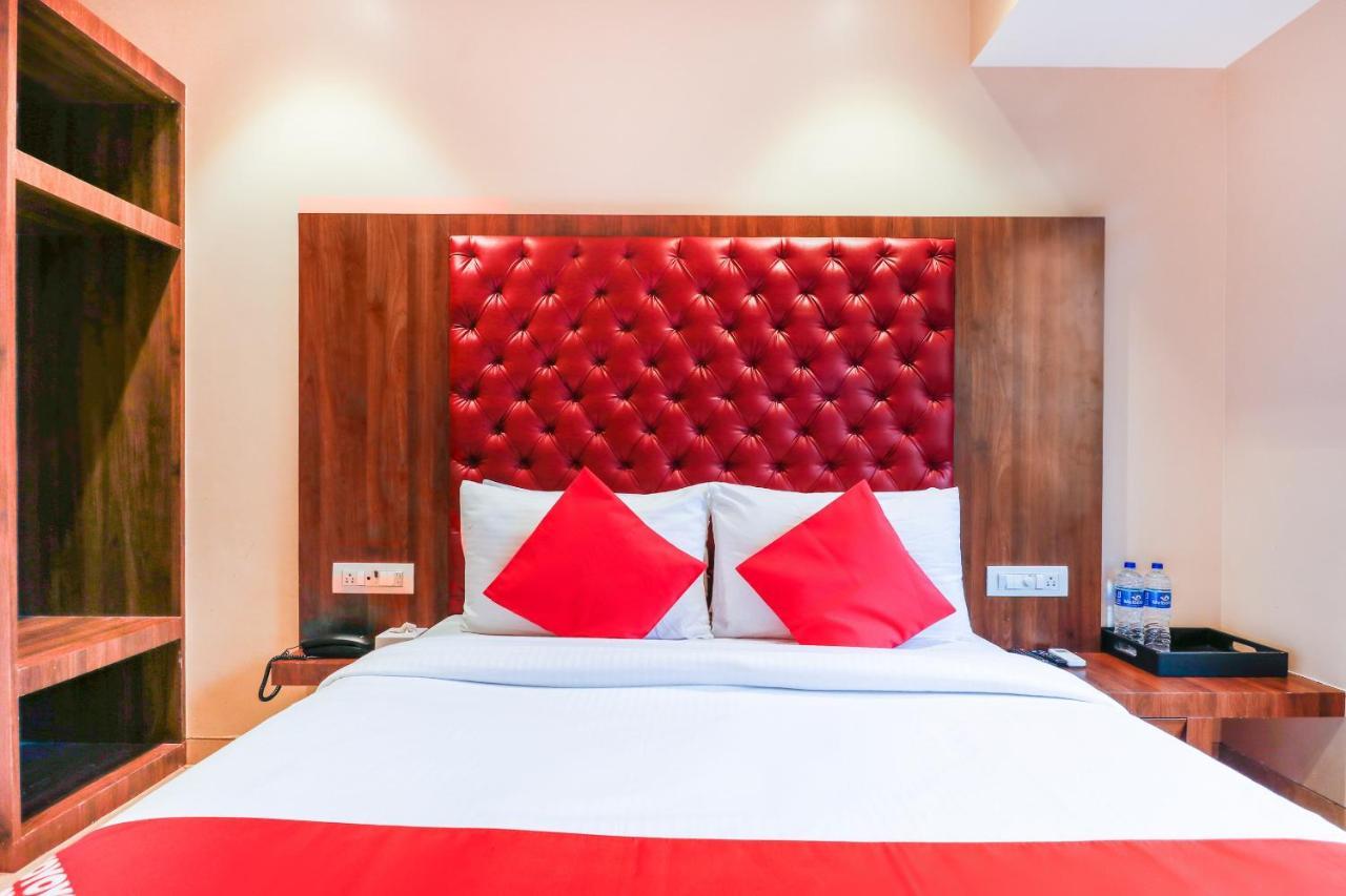 Oyo 70475 Hotel Sea Breeze มุมไบ ภายนอก รูปภาพ