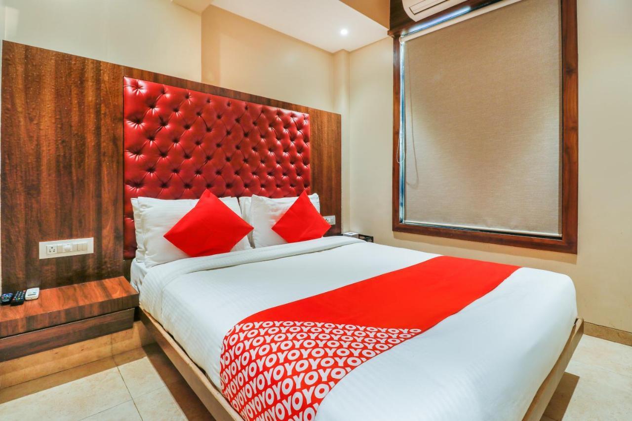 Oyo 70475 Hotel Sea Breeze มุมไบ ภายนอก รูปภาพ