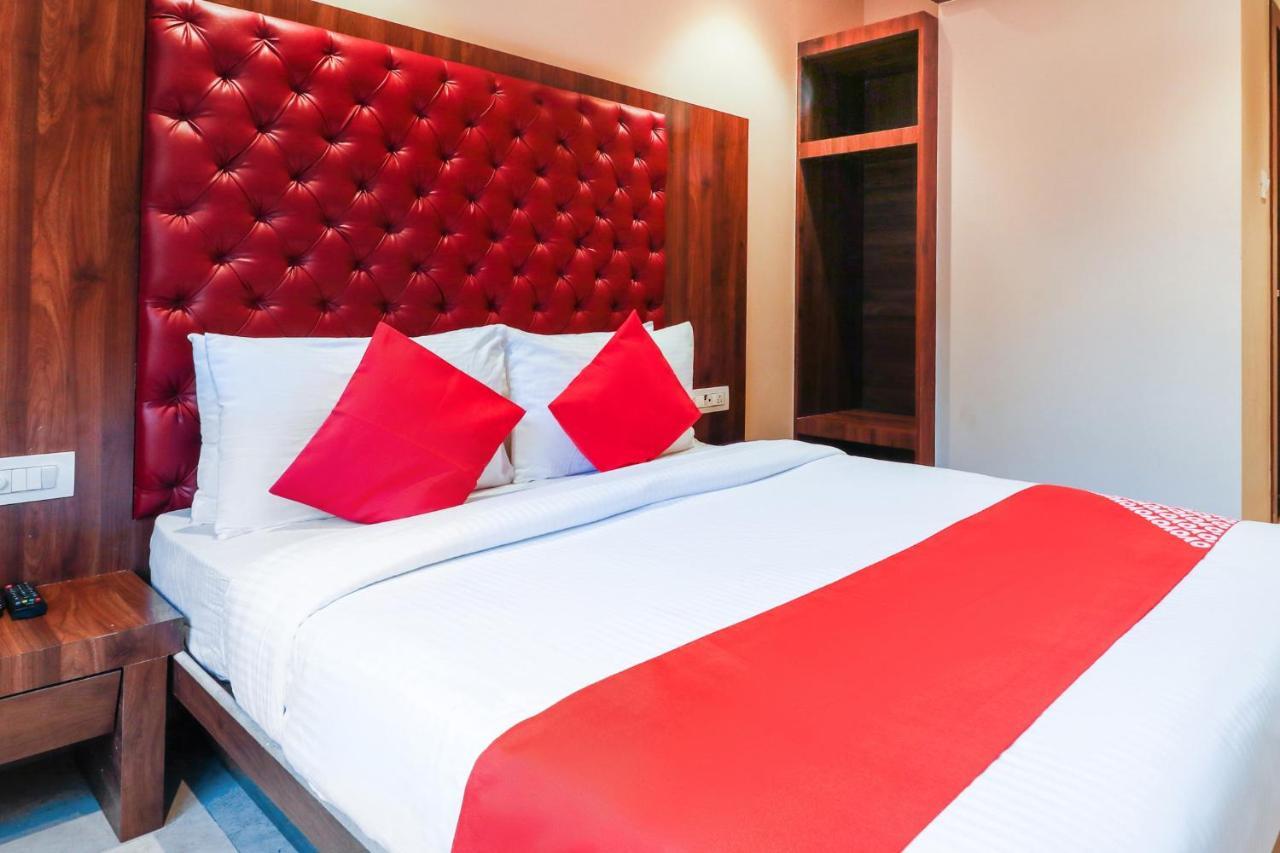 Oyo 70475 Hotel Sea Breeze มุมไบ ภายนอก รูปภาพ